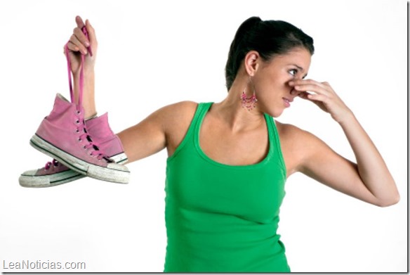 Trucos caseros para eliminar el olor de los zapatos