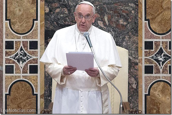 Vaticano publica documento sobre gays, familia, divorciados