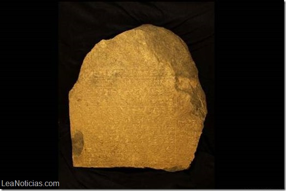Descubren tres relieves faraónicos de hace 4.000 años en Egipto