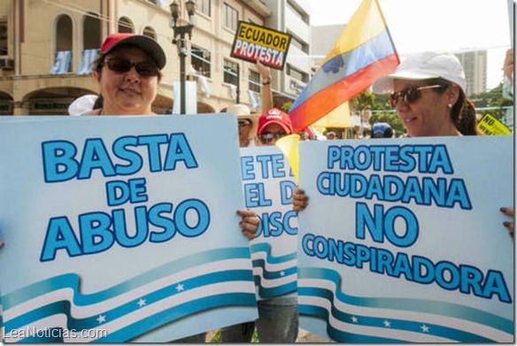Ecuatorianos toman las calles de Quito para rechazar políticas de Correa