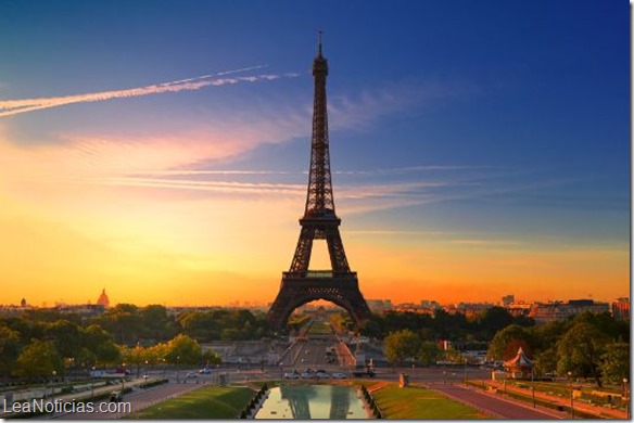 El Parlamento Europeo reclama la libertad de fotografiar la Torre Eiffel