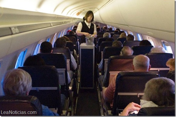 Estudio revela cuáles son los asientos más seguros de un avión