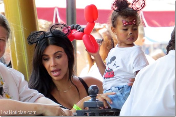 Kim Kardashian y North West fueron víctimas de comentarios racistas