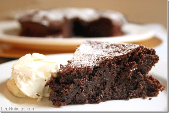 Aprende a preparar una torta de chocolate sin harina