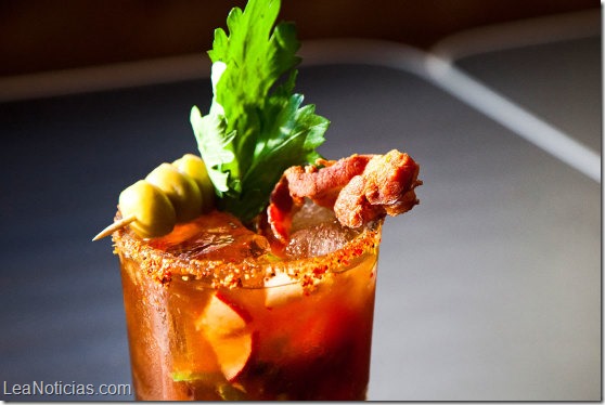 Cómo aromatizar tus tragos con tocino