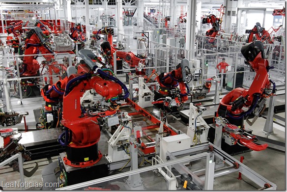 Fábrica cambia el 90 % del personal por robots