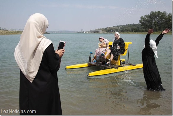 Inauguran playa exclusiva para mujeres