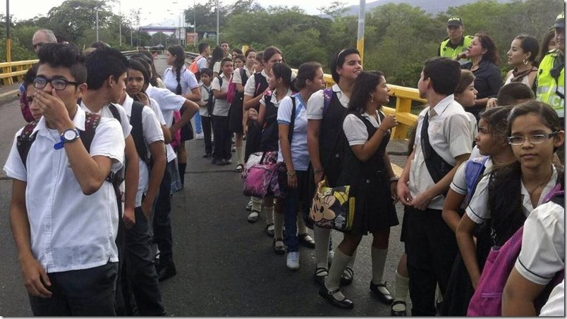 estudiantes-puente-tachira-cucuta-frontera-AFP