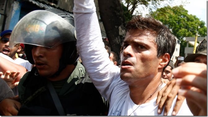 ¡Justicia arrodillada! Condenan a Leopoldo López a 13 años y 9 meses de cárcel