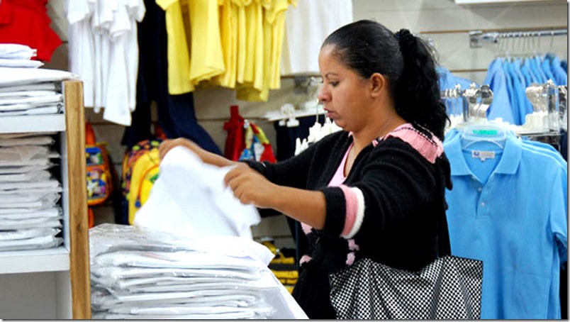 ¡Ya no se puede vivir! Uniformes escolares en Anzoátegui cuestan Bs. 17.000