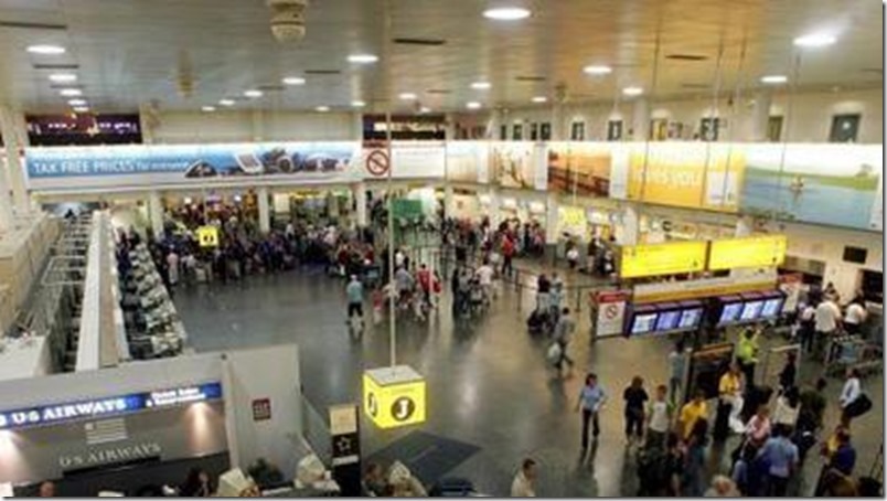 Evacuado el aeropuerto de Gatwick en Londres por un paquete sospechoso