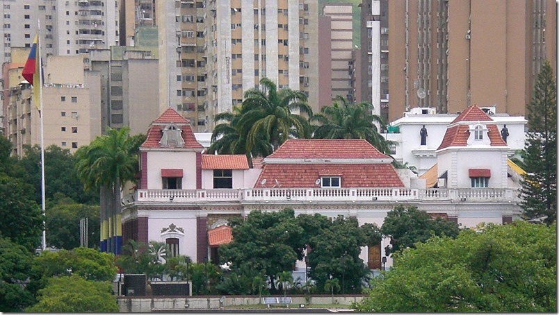 Fachada-del-Palacio-de-Miraflores