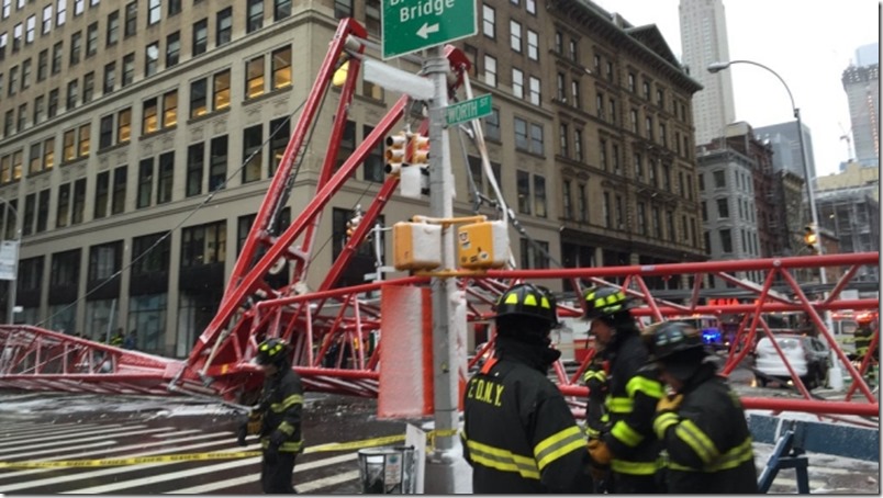 Una gigantesca grúa de construcción colapsó en Nueva York