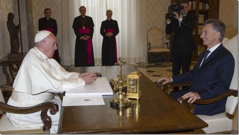 Así fue la reunión entre el papa Francisco y Mauricio Macri (video)