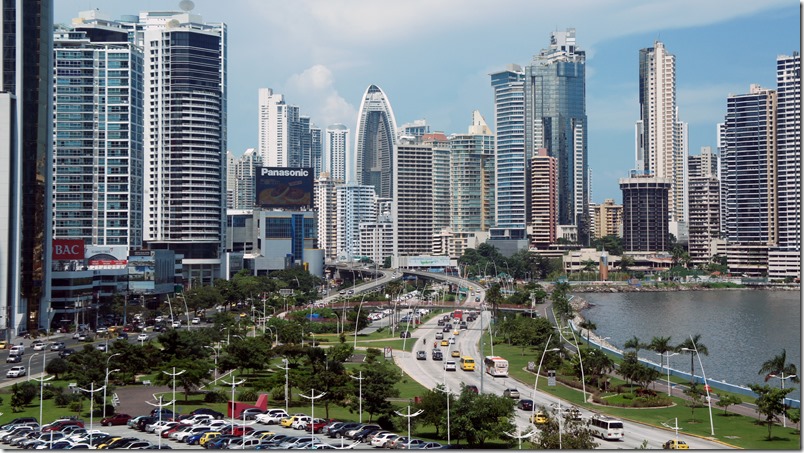Panamá habilita vuelo de 250 puestos para llevar a panameños varados en España