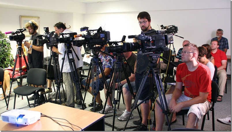 Razones por las que vale la pena tener un amigo periodista