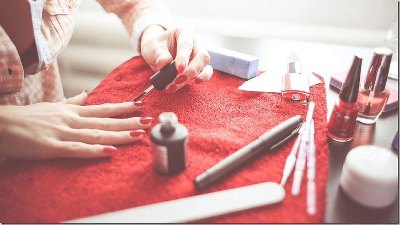 Secretos para pintarse las uñas como una profesional
