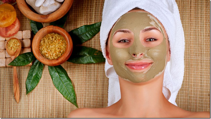 El paso a paso de una limpieza facial con productos naturales