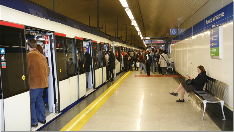Metro de Madrid implementa algunas de las sugerencias más repetidas por los tuiteros
