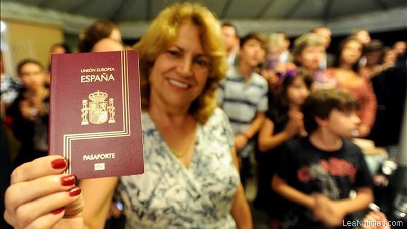 España es el país europeo que más nacionaliza inmigrantes