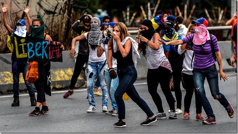 “¿Qué sienten los jóvenes que salen a protestar en Venezuela?”; por @ElizabethReyesL