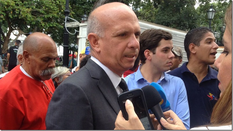 Hugo Carvajal: Plebiscito es cuestionable pero también “políticamente válido”