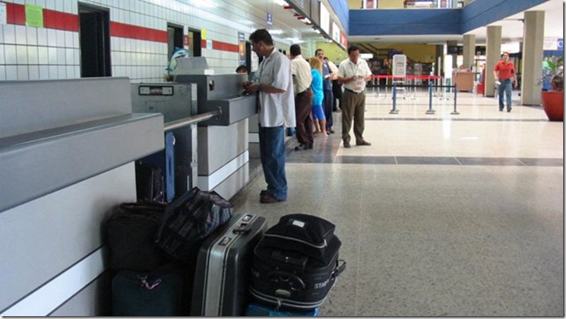 En el Aeropuerto de Cúcuta no permitirán a venezolanos pasar la noche en sus instalaciones