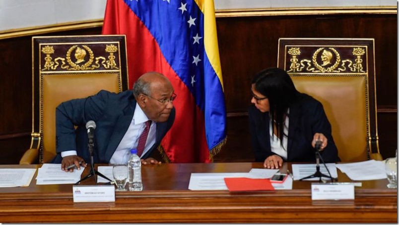 Asamblea Constituyente de Venezuela disuelve la Asamblea Nacional y consolida la dictadura
