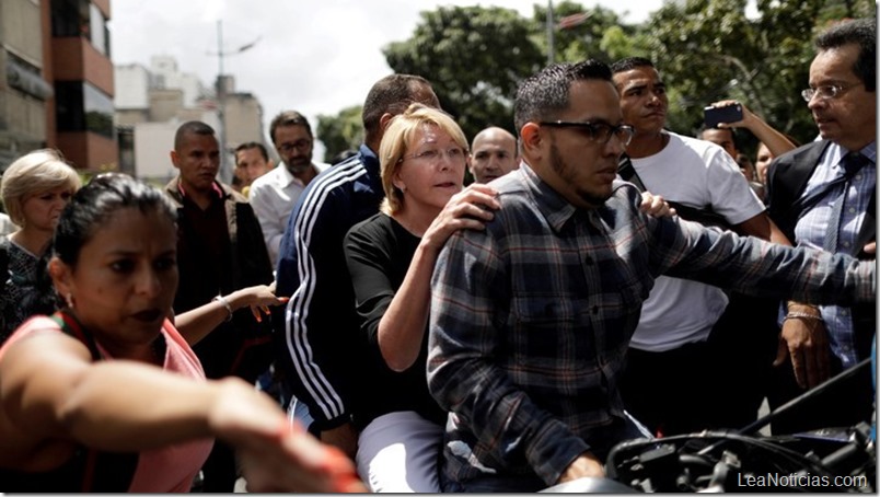 La Constituyente destituye a la fiscal Luisa Ortega y ella desconoce la decisión
