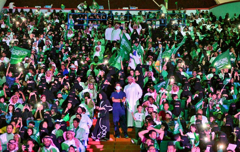 Arabia Saudí permitirá que las mujeres entren a estadios en 2018