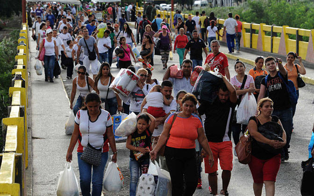 Falta de vacunación en Venezuela preocupa a Colombia