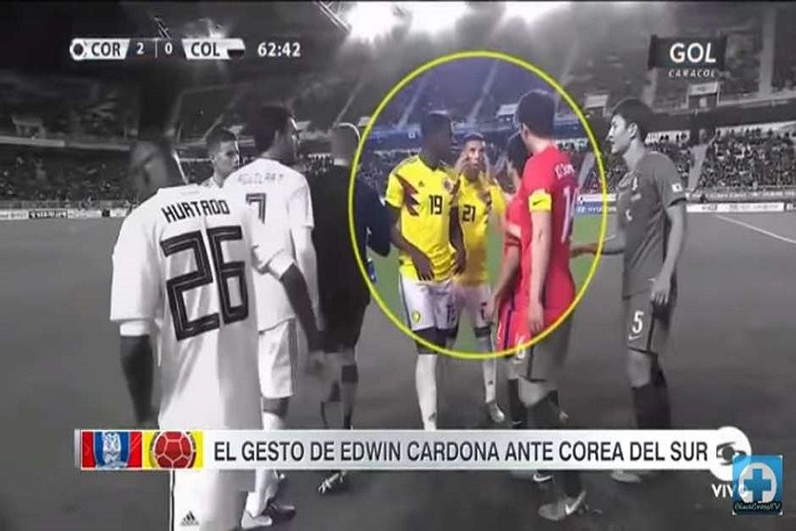 Futbolista colombiano hace gesto racista en partido «amistoso»