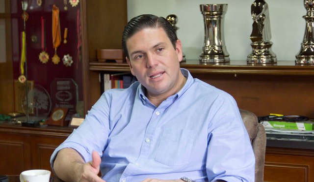 Candidato colombiano propone “plan de refugiados” para los venezolanos