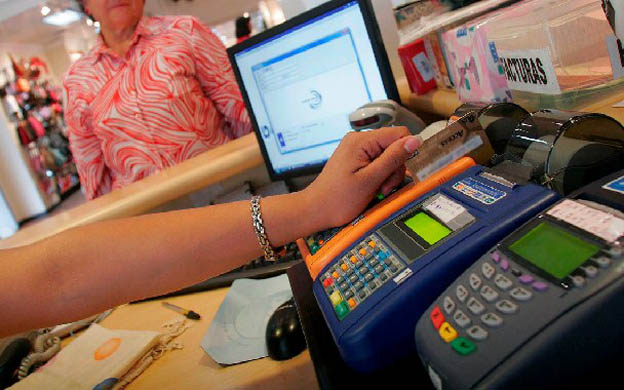 Sistema electrónico bancario colapsado por la escasez de efectivo