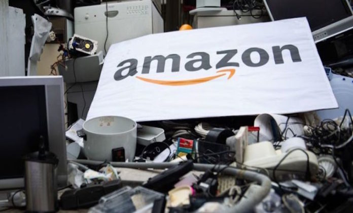 Por qué Amazon quema y tira a la basura cientos de miles de productos nuevos