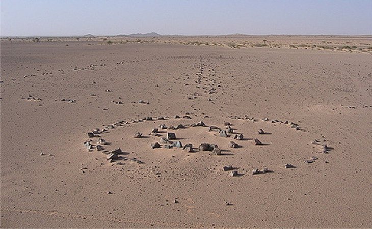 Descubren en el Sáhara misteriosas estructuras de piedra de hace miles de años