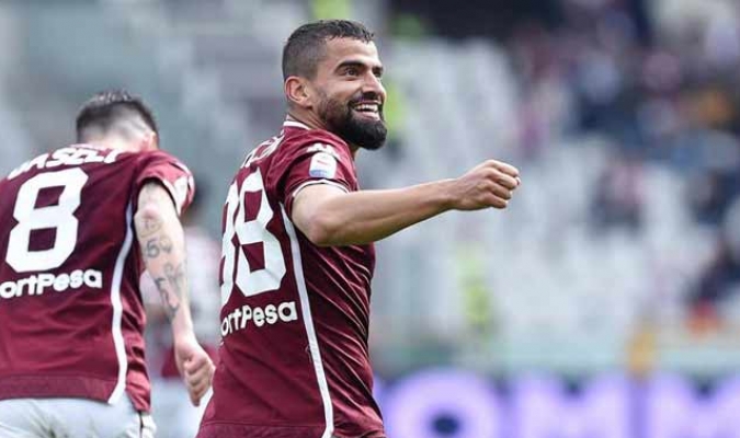 Tomás Rincón, del mediocampo a la línea de gol