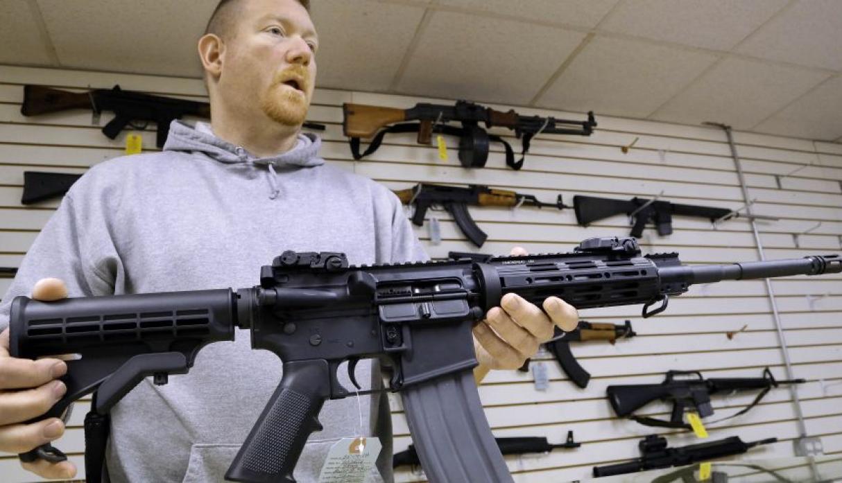 Nueva Zelanda prohíbe la venta de fusiles de asalto y semiautomáticos