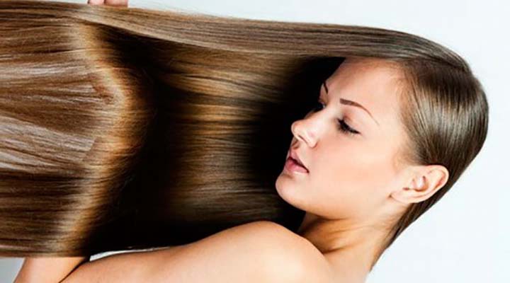 Luce un cabello liso espectacular en la playa con cinco tips