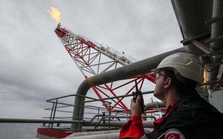 El petróleo subió animado por posible acuerdo comercial China-EEUU