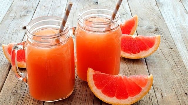 Fácil jugo de toronja y naranja ideal para eliminar la celulitis