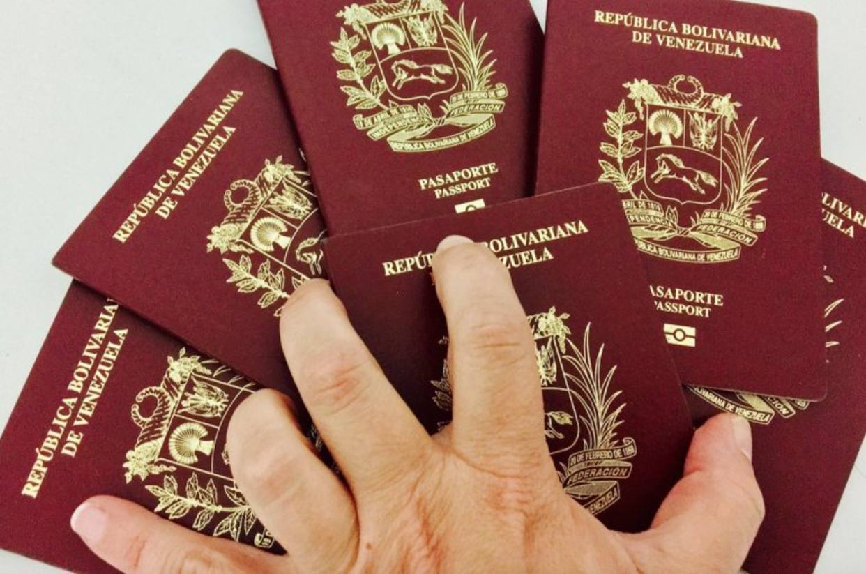 Saime envió valijas con pasaportes y prórrogas a varios países