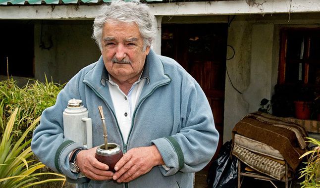Mujica: “Es una dictadura” y “son ellos los que la tienen que resolver”
