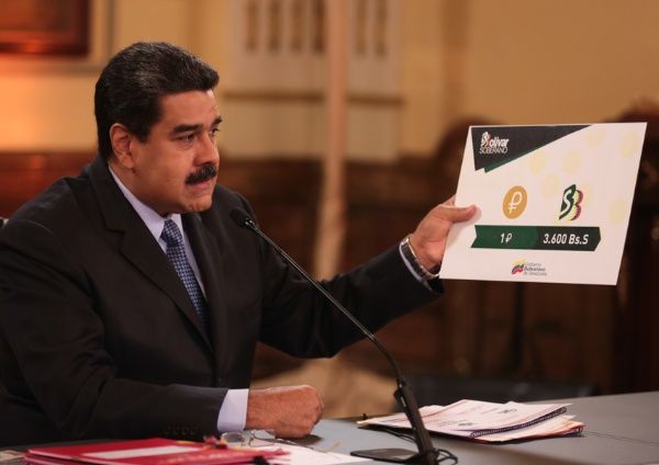 A un año del “paquete económico” de Maduro, el país sigue sumergido en su peor crisis