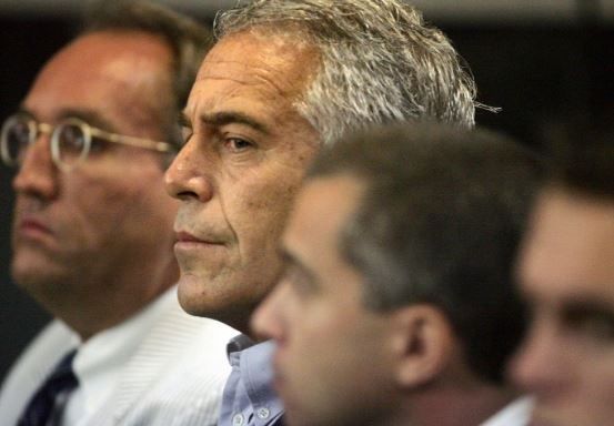 El magnate Jeffrey Epstein hallado muerto en prisión, luego del escándalo sexual