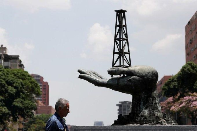 Reuters: «AN considerará reforma petrolera que abra la industria a la inversión privada»