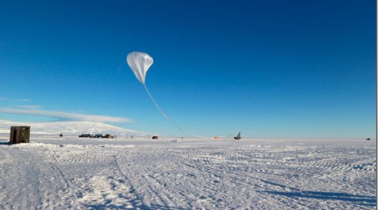 Científicos de la NASA hallan evidencias de un universo paralelo donde el tiempo va hacia atrás