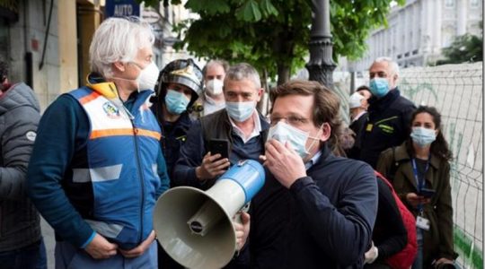 Alcalde de Madrid: Si todo va bien, en junio podremos ir a comidas o cenas en casas de amigos