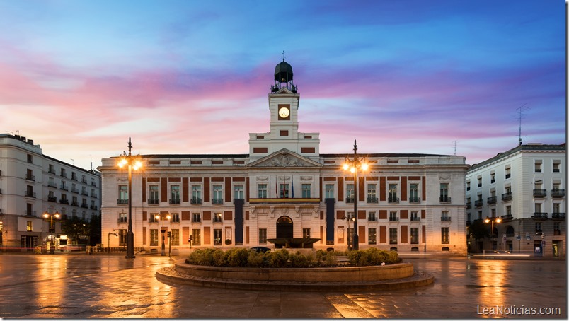 Puerta del Sol square is the main public space in Madrid. In the middle of the square is located the office of the President of the Community of Madrid.