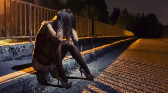 El drama de una víctima de trata: engañada por su hermana y prostituida por una pareja en Madrid